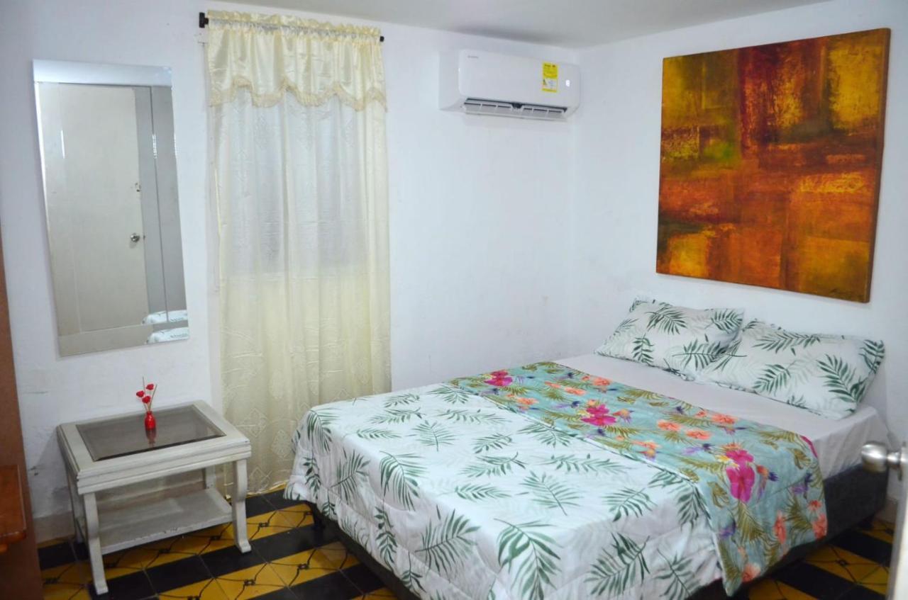 Casa Hostal Kristalu Cartagena エクステリア 写真