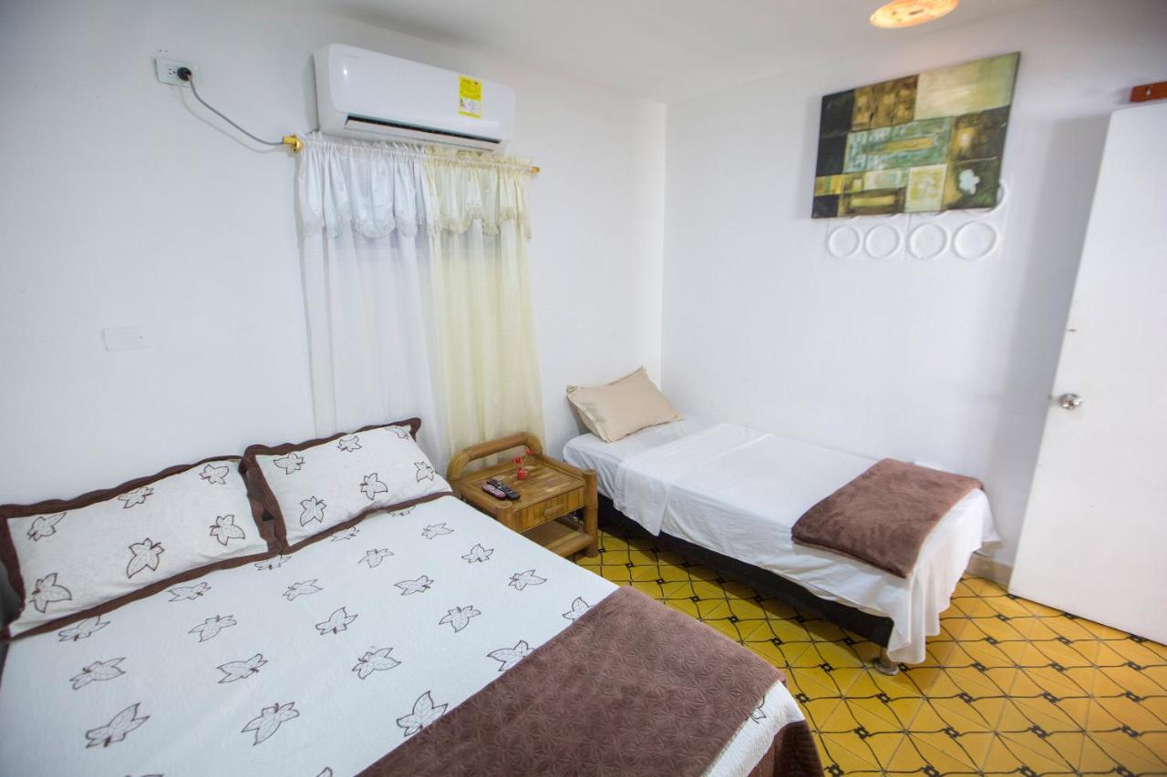 Casa Hostal Kristalu Cartagena エクステリア 写真