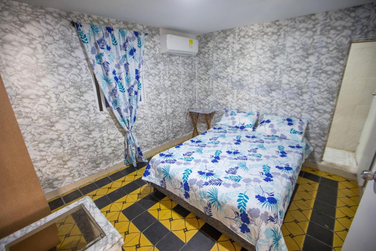 Casa Hostal Kristalu Cartagena エクステリア 写真